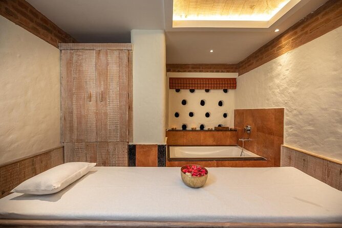 10 Days Ayurveda & Yoga Retreat in Kathmandu, Nepal - Therapies and massage: Siro-dhara and tailored bodywork