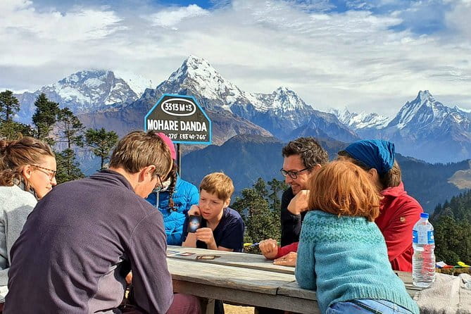 5 Day Private Guided Trekking in Annapurna Base Camp - The guide and porters: why the team makes ABC feel manageable