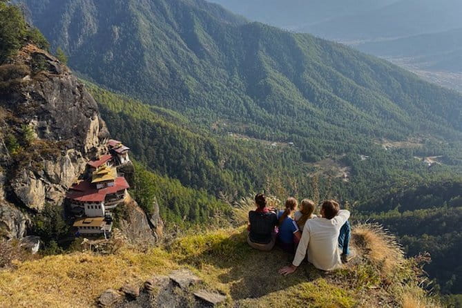 7 Days Private Guided Tour of Bhutan - Punakha Dzong and the suspension bridge: the photo spot that also matters