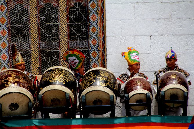 8 Days Classic Bhutan tour with easy hikes - Thimphu First Look: Memorial Chorten at Night and a Welcome Dinner