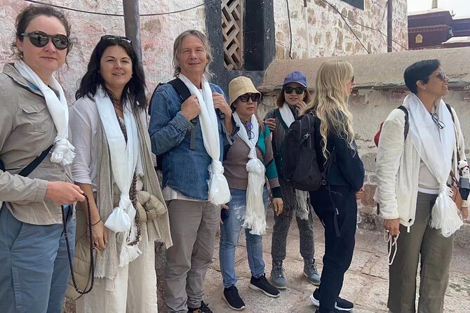 8 Days Lhasa Gyantse Shigatse Mt Everest Group Tour - Transfers that keep you from losing your first day