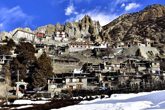 Annapurna Circuit Trek - Manang build-up and the road to Thorong La