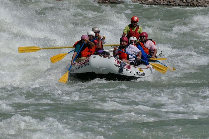 Day Rafting in Rishikesh- 16km - Group size and the vibe: why a max of 48 can help