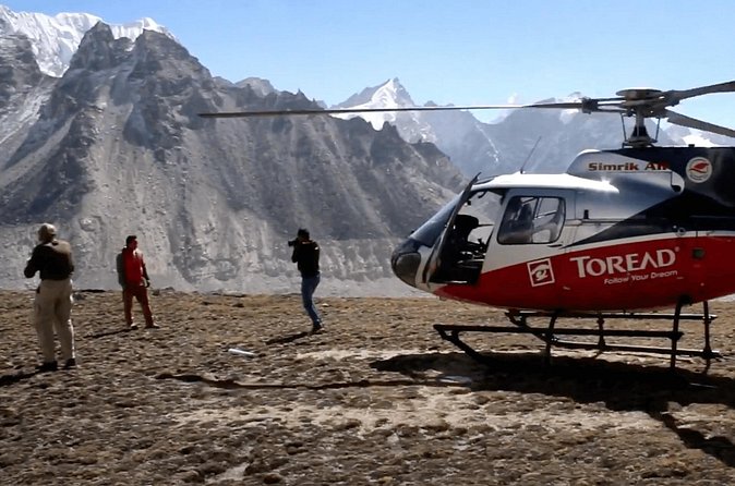 Day Tour to Everest Base Camp By Helicopter - Flying Over Everest and Lukla Refueling: How the Day Stays Efficient