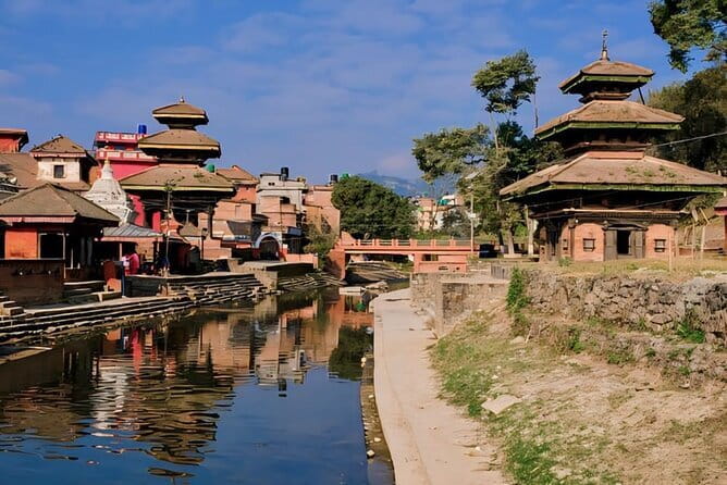 Dhulikhel, Namobuddha & Panauti: A Scenic Day Tour from Kathmandu - The real appeal: views, quiet faith, and a living Newari town