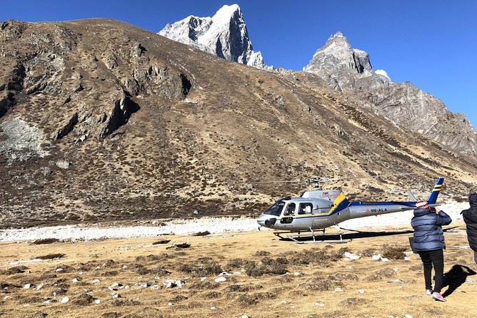 Everest Base Camp Helicopter Tour with Stop at Everest View Hotel - Comfort, group size, and what to pack for an early-morning altitude day
