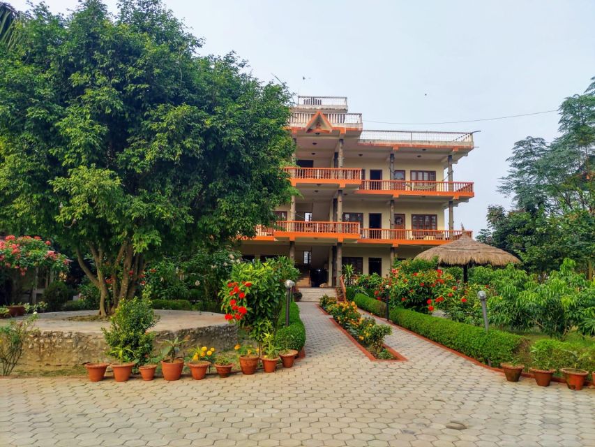 From Kathmandu/Pokhara: 3-Day All-Inclusive Chitwan Safari - Rapti River Canoe and the Elephant Breeding Center: A Two-Part Reality Check