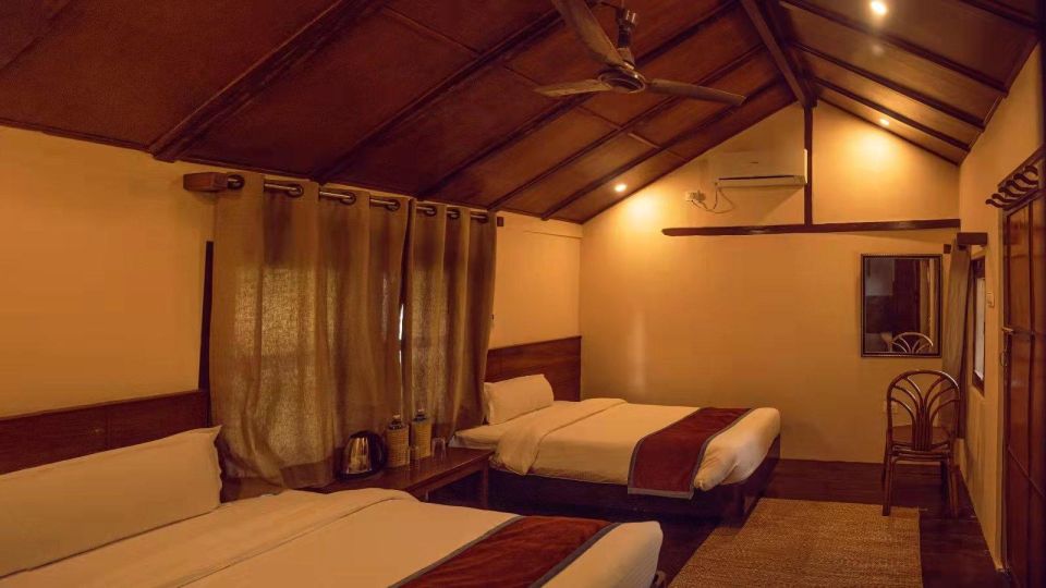 From Kathmandu/Pokhara: Private 3-Day Chitwan Safari Tour - Day 3: guided nature walk and the smaller stuff you’ll remember