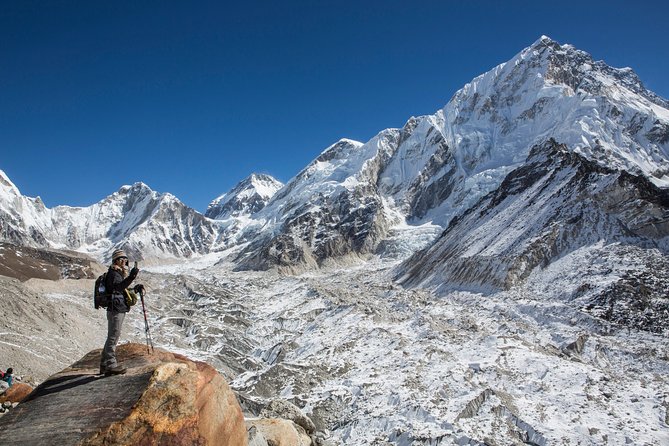 Gokyo to Everest Base Camp Trek - Lobuche to Everest Base Camp: a big walk near the Khumbu Glacier