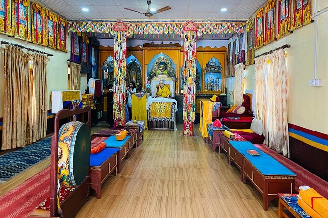 Half Day Tibetan Cultural tour Pokhara - Tibetan Carpets by Hand: From Workshop Floor to Showroom
