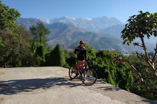 hilloferry - a guided cycling tour - How Kamal Keeps It Smooth: Support, Pace Control, and Real Ride Ethics