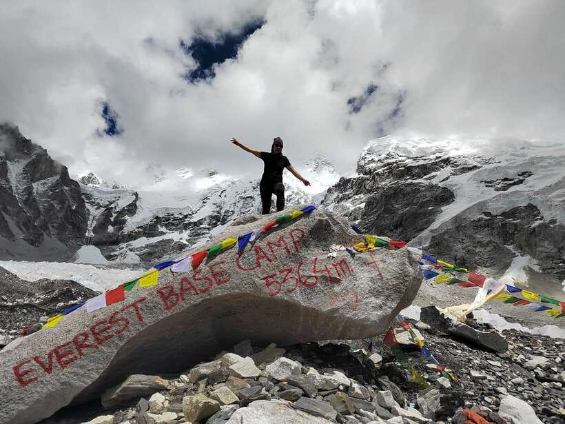Kathmandu: 1-Hour Scenic Flight Over Mount Everest - Windows, photos, and the small stuff that makes or breaks the shots