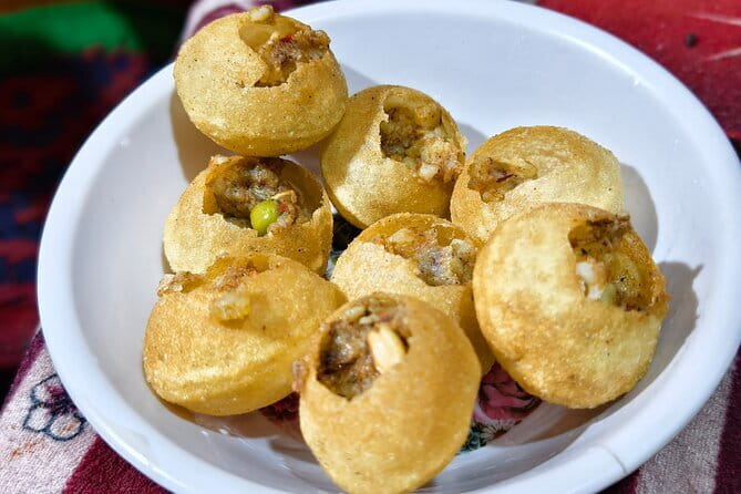 Kathmandu Food & Drink and Shopping Rickshaw Tour - Stop 1 (1 Hour): Thamel for First Bites and Street-Level Shopping