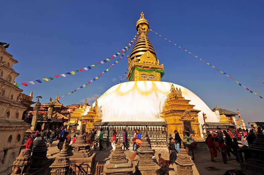Kathmandu: Full-Day Budget Bus Tour of Kathmandu Valley - Kathmandu Durbar Square: palaces and courtyards without the royalty