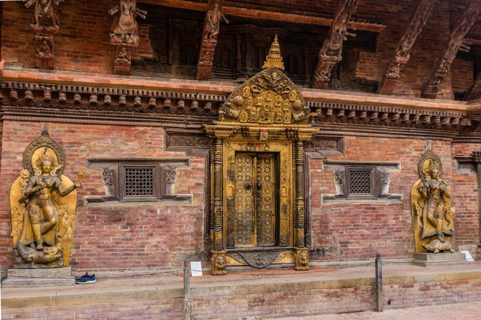 Kathmandu: Private City Guided Tour - Boudhanath Stupa: Tibetan Buddhism at a world-scale monument
