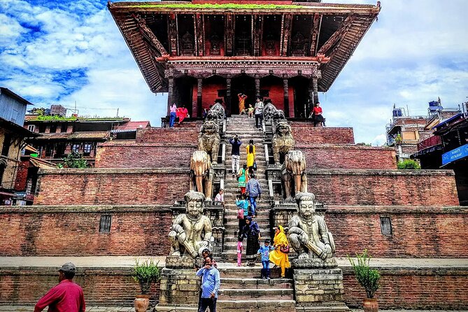 Kathmandu Private Tour of UNESCO World Heritage Sites - Bhaktapur Durbar Square: Royal Craft in Stone and Courtyards
