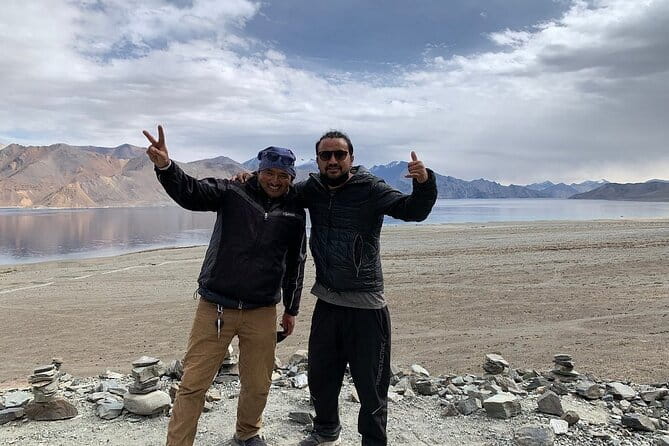 Pangong Lake Day Trip From Leh - Changla Pass: 5,360 meters and a proper high road viewpoint