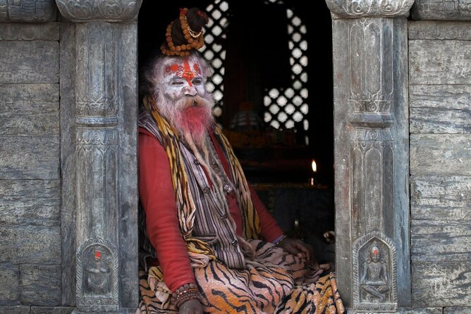 PashupatiNath and BoudhaNath - Private/Small Group - Gorakhnath Mandir and the way toward Boudhanath