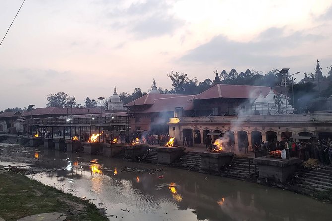 Pashupatinath Evening Aarati: Few Divinely Hours in Kathmandu - The tour timing that keeps the magic (and avoids the rush)