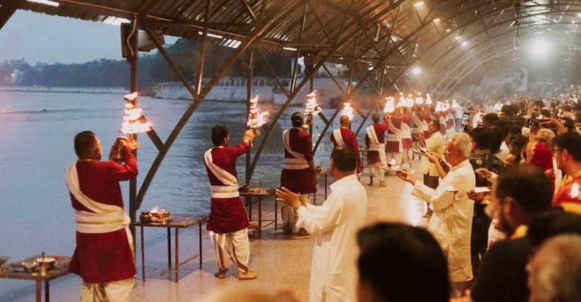Rishikesh Spiritual Evening Tour with Sacred Ganga Aarti - Ram Jhoola Ganga Ghat: where the river-side atmosphere changes