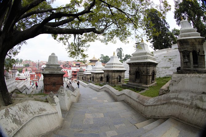 Temples and Stupas Tour in Kathmandu Valley - Stop 1: Pashupatinath Temple and the Shiva-centered world